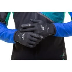 Ron Hill Goretex Windstopper Glove -Pete Bland Sports rh 007105 r009 front 2724