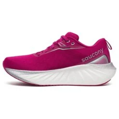 Saucony Womens Triumph 22 -Pete Bland Sports w triumph 22 magenta 2